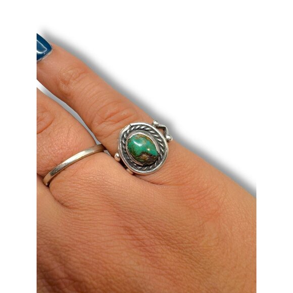 Green Turquoise Native American Sterling Silver Ring Hand Crafted Size 7 - Picture 9 of 11